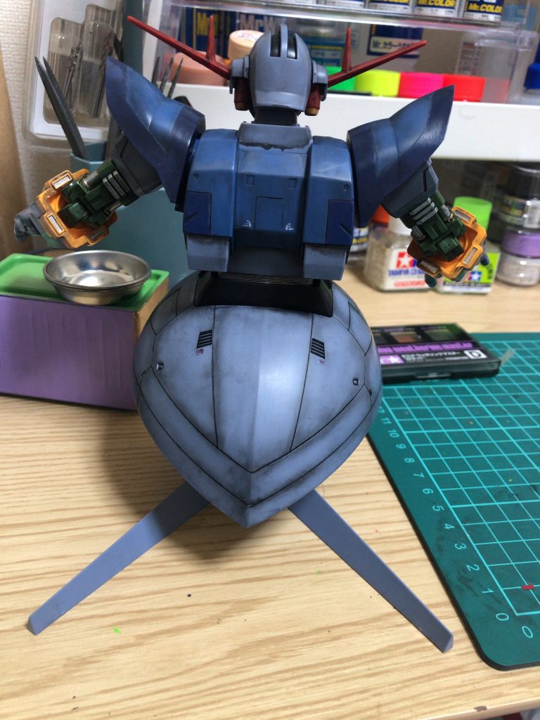 筋彫りですが曲部が多く難しくはみ出してしまった箇所が多々有り誤魔化す為に汚しを大雑把にしてます!