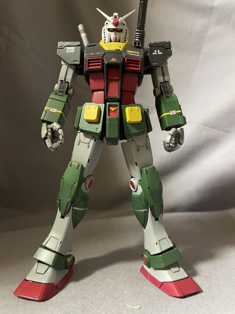 大きい掌、細長い手足、悪い目つき（笑）Var.kaならぬVar.安彦と言っても過言ではない安彦さんの魅力全開のこのキット。カッコいいです♪