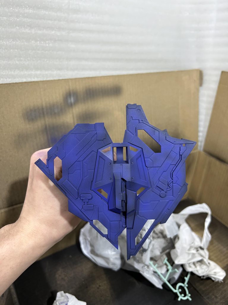 バックパックも黒立ち上げから。ガイアの純色パープルとコバルトブルーを3：7で紫強めに調色することでより鮮やかな色を表現グラデーションしてる時が1番気持ちいい…w🐶