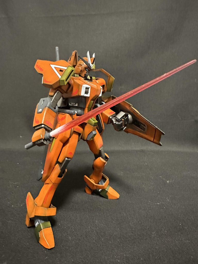 ヴァジュラビームサーベルとグリフィン2ビームブレイドの根本を白で塗装しています。