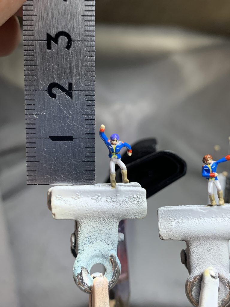 一応、どんなサイズ感かわかりやすくするために定規を並べました。このサイズ感での造形力を上げたいな〜というのと、目のレベルを上げたいな〜というのが現在の目標です。まだ老の眼じゃないので今のうちに頑張らねば(笑)