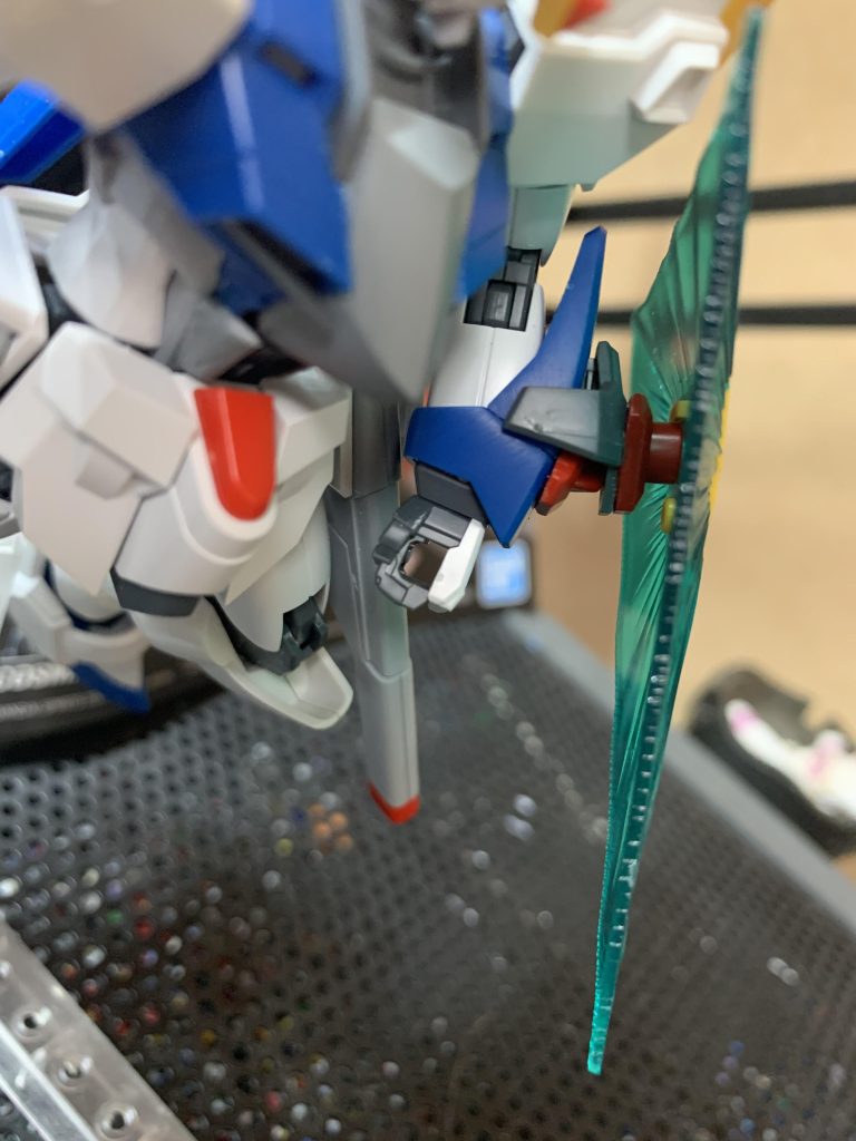 ライジングフリーダムのシールドの軸を加工しハイペリオンのシールド軸を移植！被せる形で装備可能