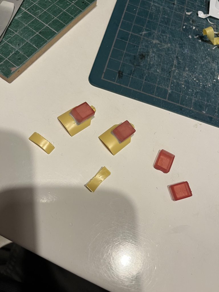 腰もガンタンクらしさを追加。