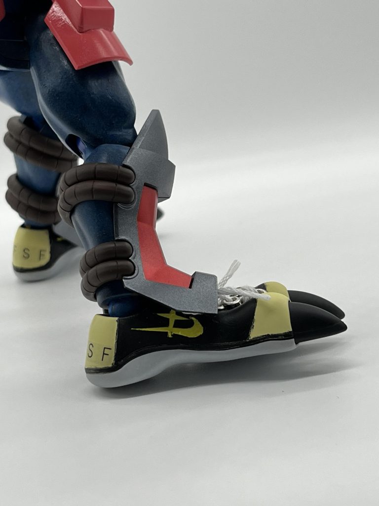 NIKEと地球連邦とのコラボスニーカー