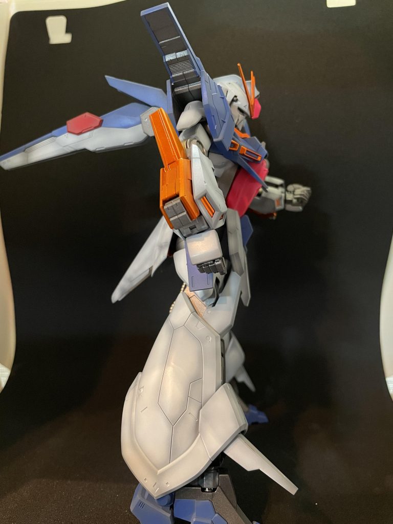 ガンダムリントヴルム–3枚目/制作者：@shenyi333