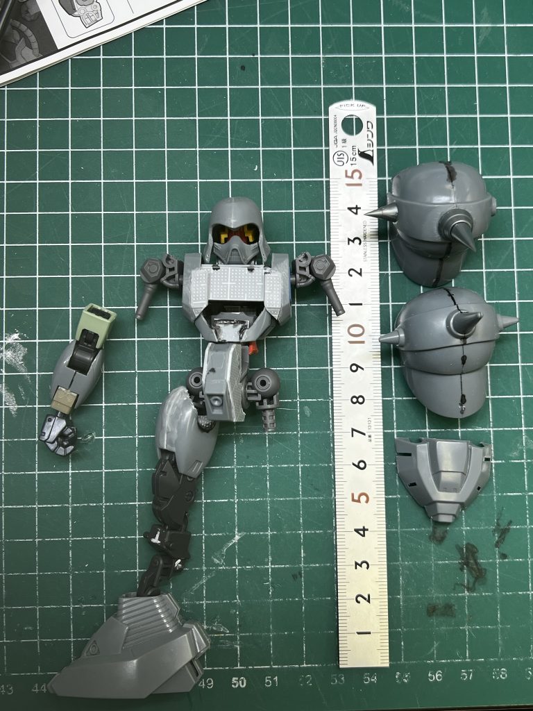 そうだリバイブザクだけじゃなくて、肩にエアリアルの関節使ってたんだった