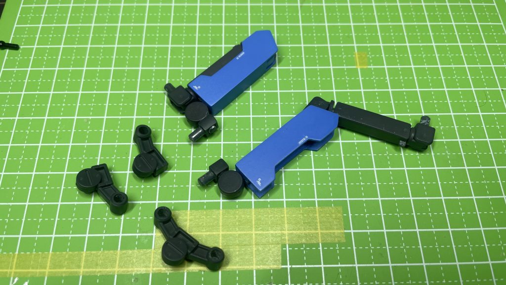 サブアームはパワードアームズとプラ板で自作してます。左右、右のみ、左のみの3パターンあり。