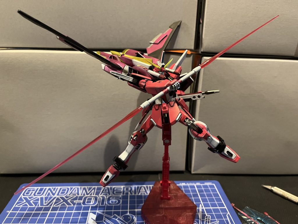 ジャスティスといえばこのポーズ