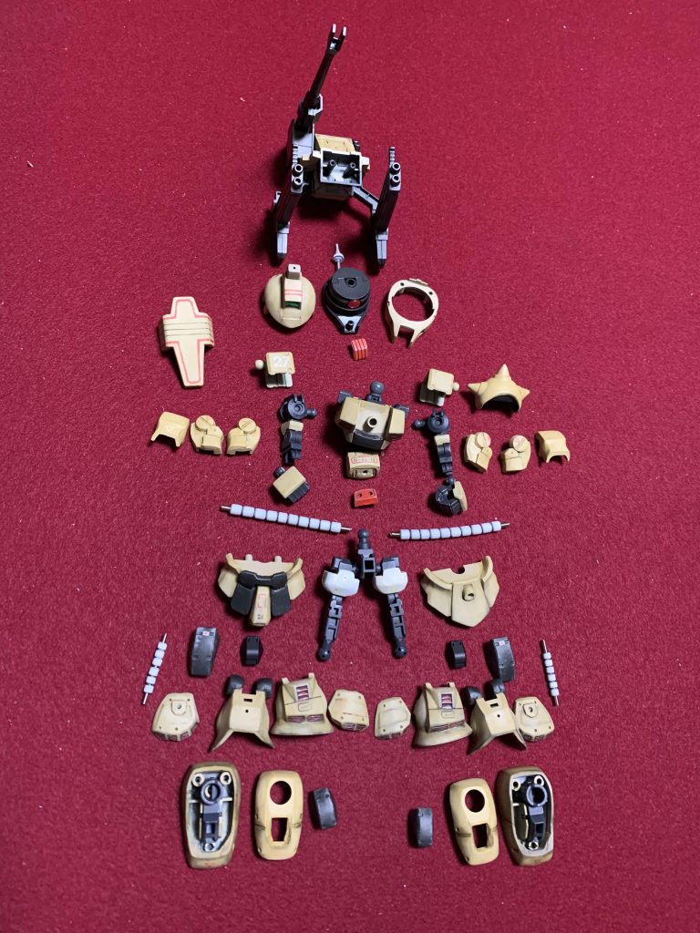 塗装後のパーツ全図CSフレームは無改造ですが、二の腕と太もも部分には直接パテ盛りして外装パーツを造形しています。