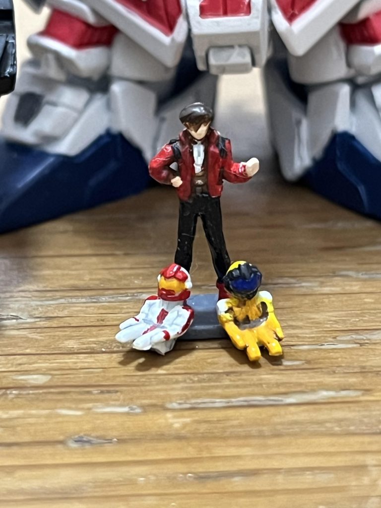 二度とみることのないパイロットも塗装しました。何とかそれっぽく見えるかな…