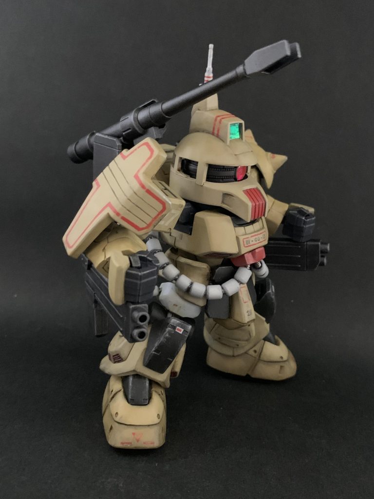 手をジオン系の丸指に削るのを忘れてますね〜。