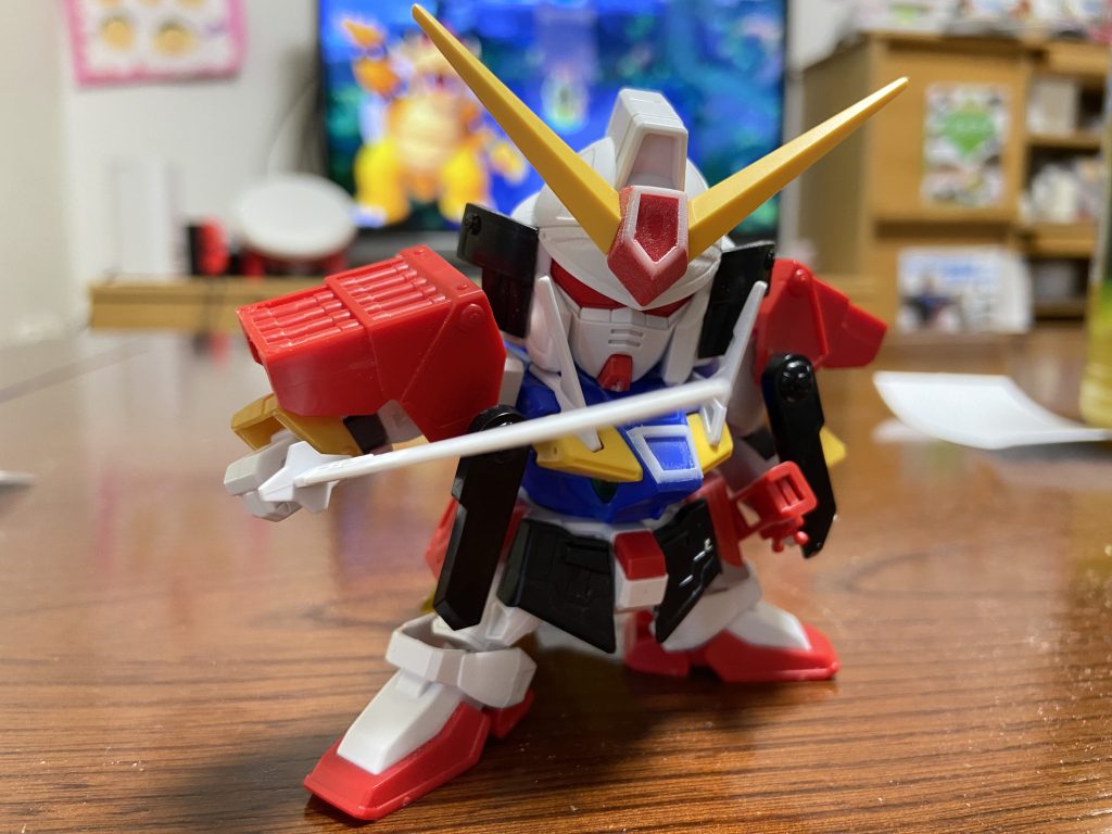 烈火武者の肩鎧、そのままだとだいぶデカかったので節３つ目は前述の通り腰パーツへ。ここもあえて大きくはいじらず。