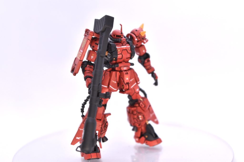 全身可動化に加え、R-2の特徴である脚の外装、ジャイアントバズ、肩のトゲなどR-2の特徴を再現しました。脚のシリンダーなどは真鍮線と精密パイプを使用して、シリンダーアクションを表現。