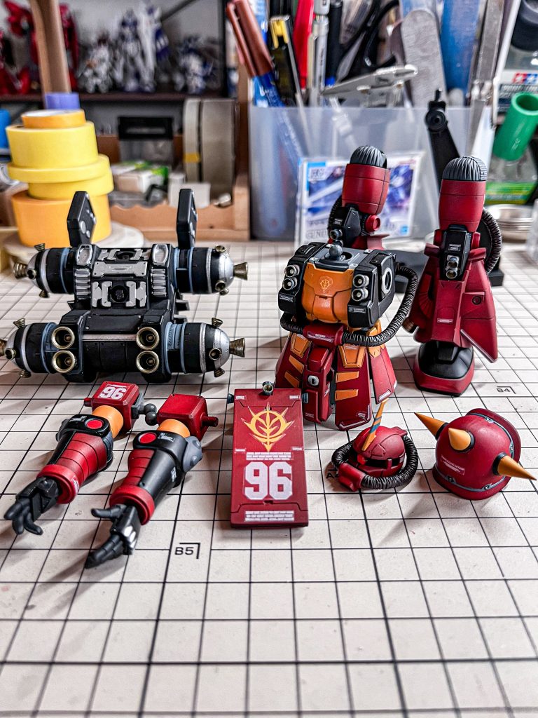 デカールは極力余白を切り取り目立たない様にしてみました、やはり水転写の様にはいかなかったです😭