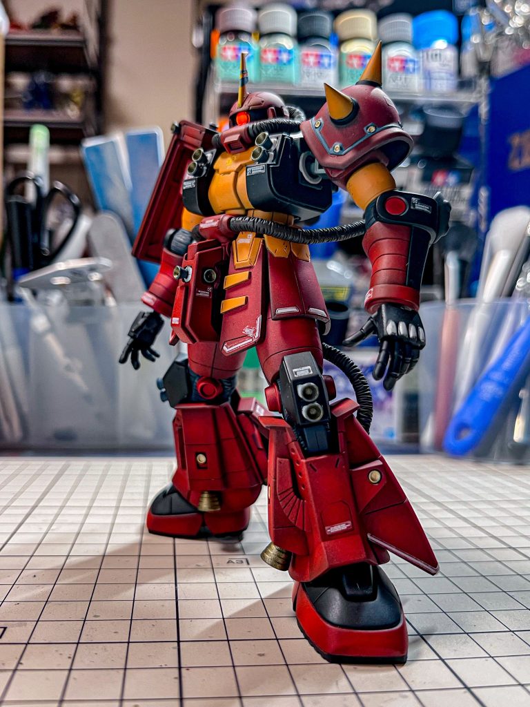 モノアイは蛍光塗料を使い🔦で発光できました。黒立ち上げからのグラデーションをやってみましたが、まだまだ練習しなければならないです😅