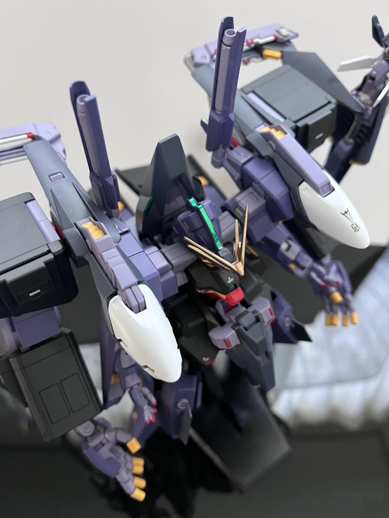 サイコの肩の合わせ目消しが甘い。またサイコアームは後ハメ加工してます。