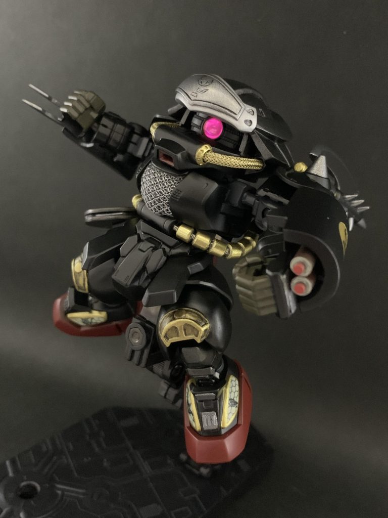 右武装の刃を出したポージング