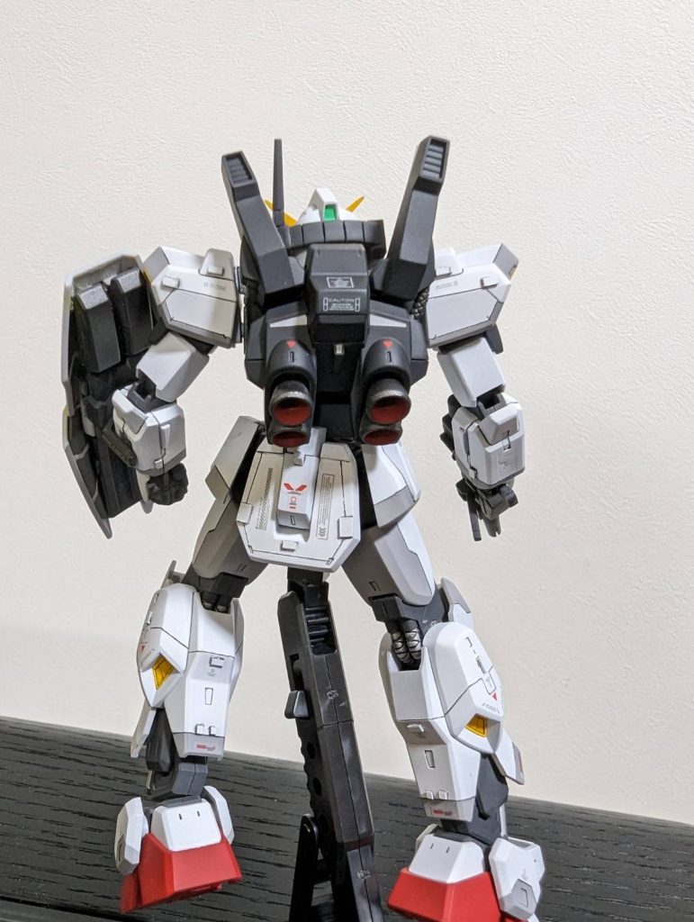 パネルラインで塗装分けてますが、実はグレーサフを利用したお手軽塗り分けです。サボりではないです…たまたまちょうど良い色だったので…