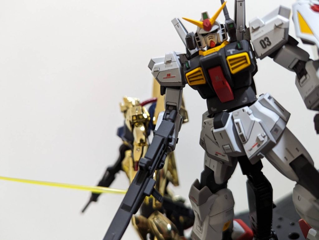 友人宅の百式と(最終的にこの子は友人への引っ越しプレゼントとなりました。)