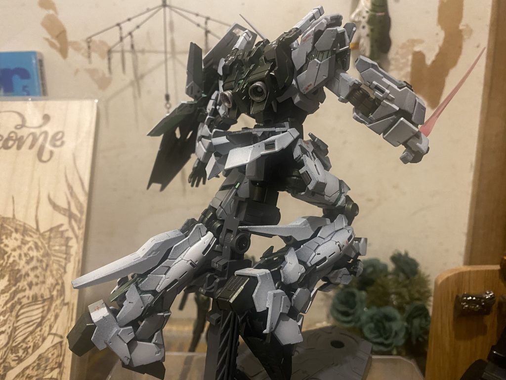 デカールは多過ぎて途中で断念。