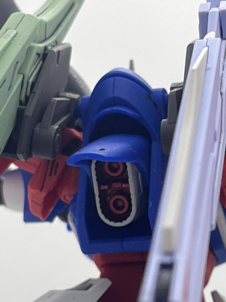 スラスターはシルバーとクリアレッドで塗り分け。つや消しメタリック最高!