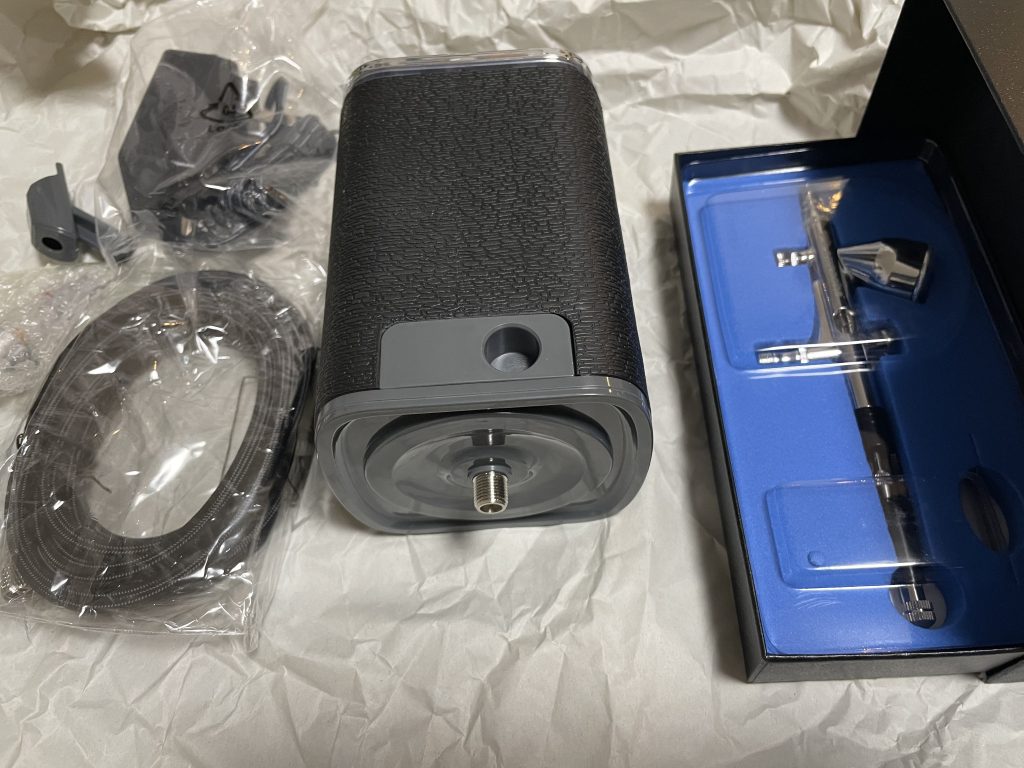 新しいエアブラシはかなり音が抑えてくれるやつで感動!!(⸝⸝⸝ᵒ̴̶̷̥́ ⌑ ᵒ̴̶̷̣̥̀⸝⸝⸝)風圧調整が使いこなせないで終わってしまった(￣▽￣;)練習あるのみ！