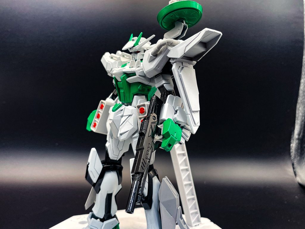 ブラックとグリーンは塗料が3年の間にダメになったものもあり、薄めの調整ミスってムラが出てしまって組み立てが大変でした(￣▽￣;)