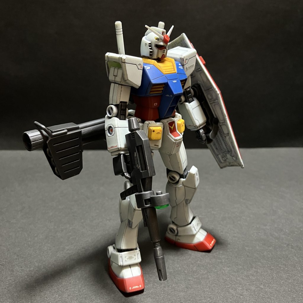 何もしないとチョットあっさり過ぎるか?と思い、普段よりもスジボリ、デカール共にちょい多め。