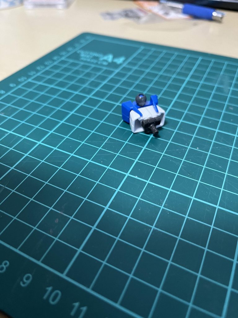 バエルの腰パーツを利用するためにフリーダムの上半身にバエル上半身の接続パーツを利用。