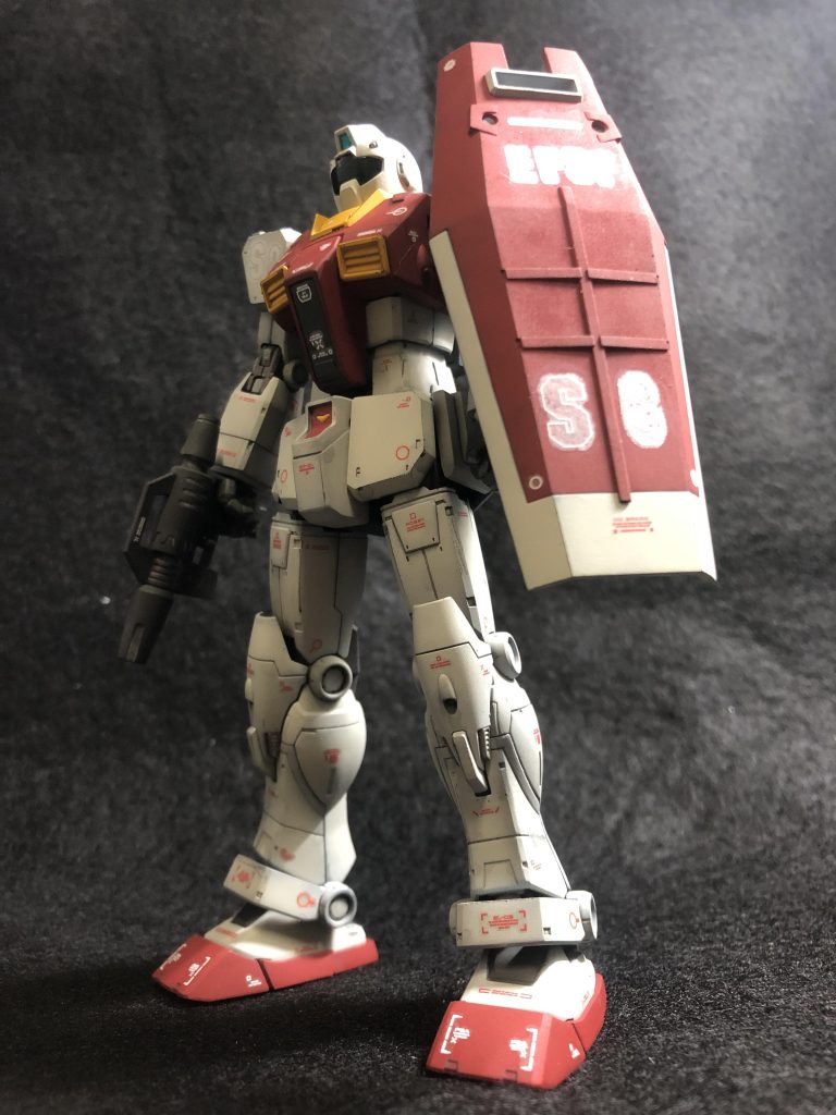 とにかくデカール貼りまくりですw