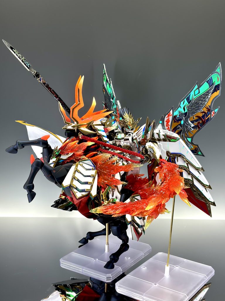 最後に先日公開した50代目武者頑駄無のために自作した輝羅鋼天空鳳凰翼を装備して禁断の(関節強度的に)強化ver😍✨公式でもあり得ない事はないかなと思うのですが、どうでしょうか🤣💦以上です！ありがとうございました✨