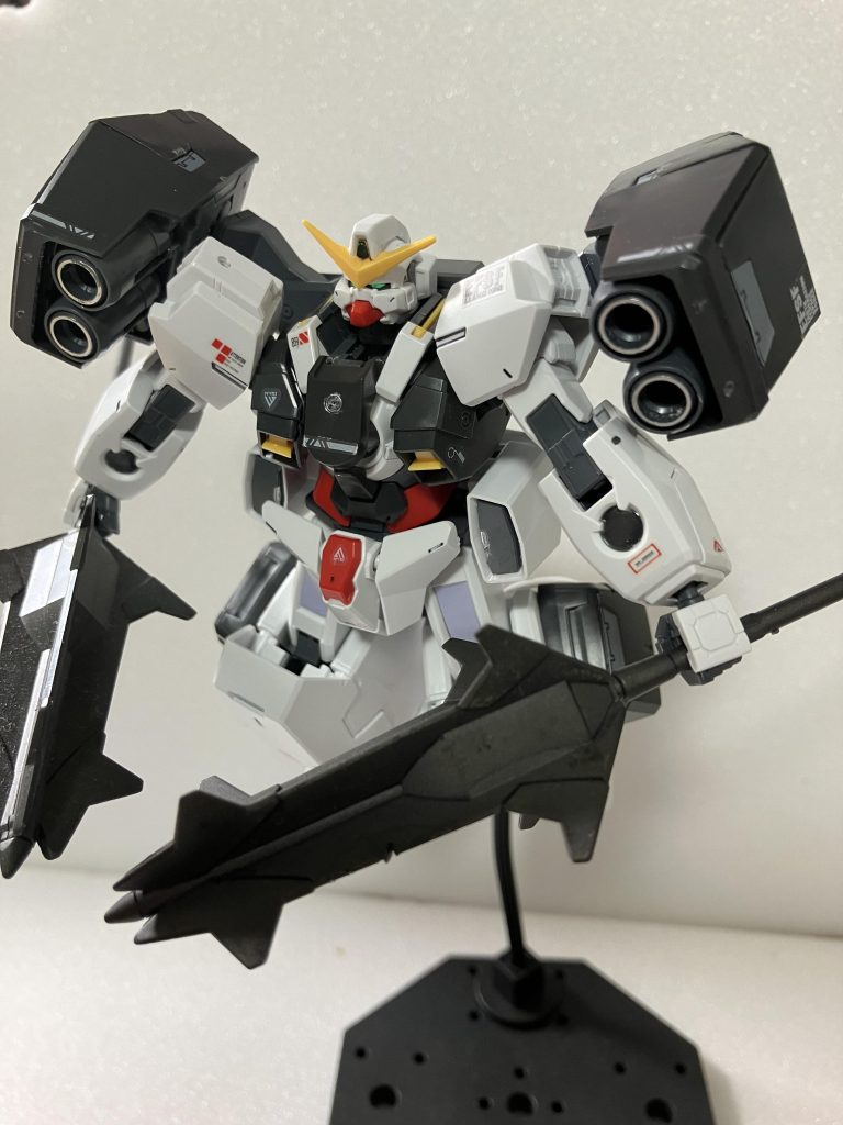アニメは見ていないので、初見持たせた武器です。ゴツいにはゴツいを、なかなか気に入ってる武器です!