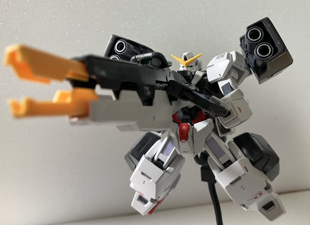 銃がゴツくてかっこええので、有名なポーズで!GNランチャーでしたっけ?とにかくヴァーチェに合った大きさです。ゴツ鎧νガンダムにも使えそう