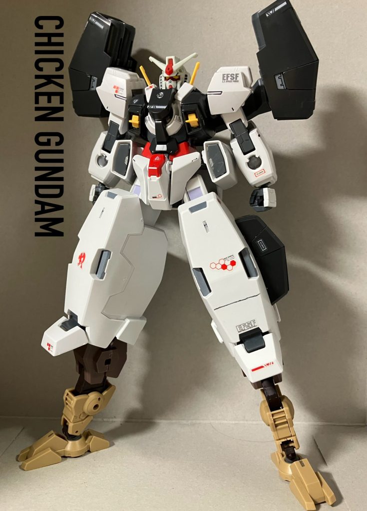 ホラ、ネ?これがチキンガンダムです‼︎説明しましょう。ずんぐりむっくりした機体だったために機体の性能が悪かったので脚部を延長して脚力を向上させました。足の色合いと造形がチキンの由来です。これで連邦は安泰ですね。後10年は戦える