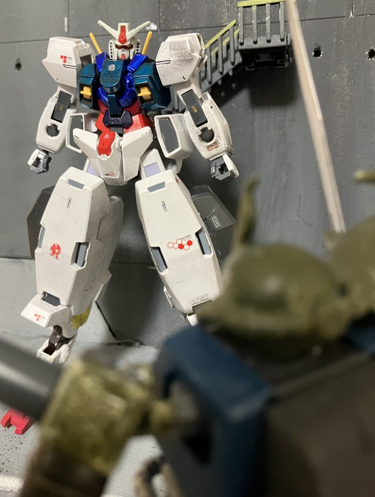 隊長!白いCHICKENが動いてます!