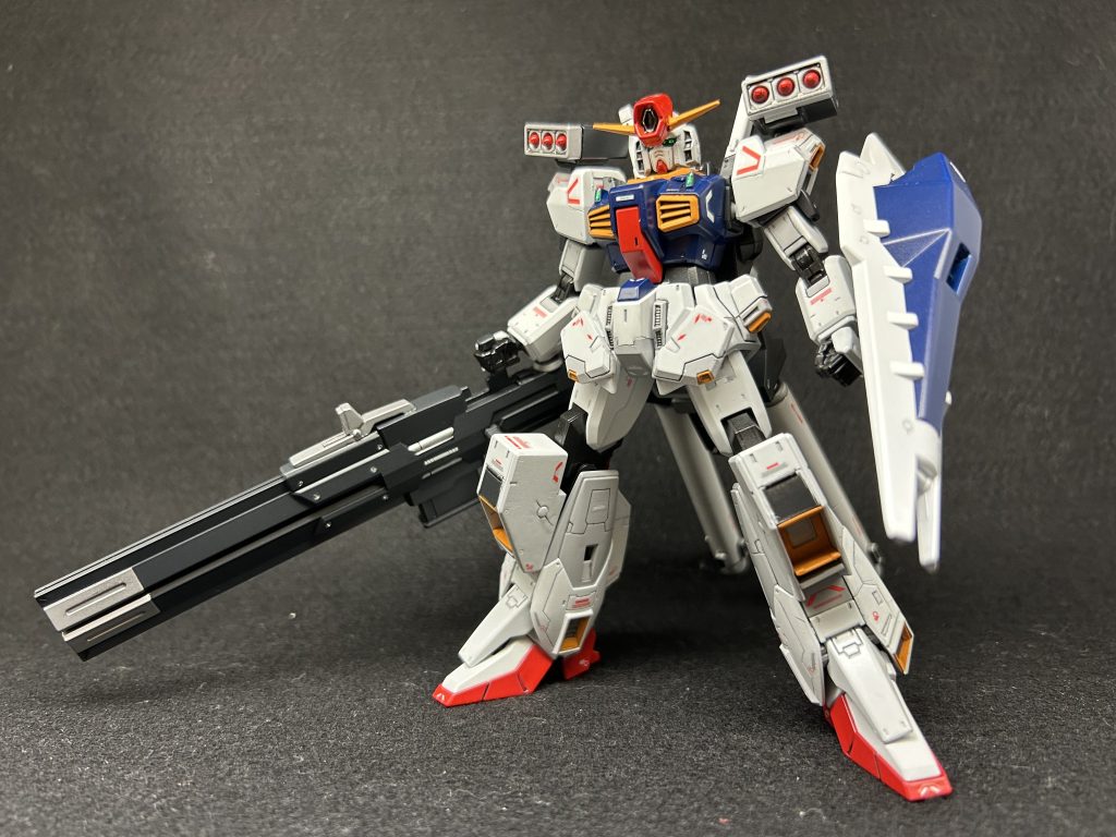 ガンダムMK-ⅡⅡ時は宇宙戦国時代,かつてリガミリティアの「ガンダム」に救われた経験から,「ガンダム」という存在に心奪われていたジャンク屋の青年がいた。青年がいつものようにコロニー周辺のジャンクを集めていたところ,やけに大きな隕石を見つける。近づいてみるとその隕石の内部は倉庫のようになっており,中に入るとそこには幼きときの記憶と,誰かがMSの情報をまとめたウェブサイトでしか見たことのなかった,「ガンダム」があったのだった……。