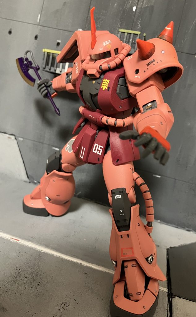 ザクにヒートホーク持たせたら、ドアンポーズ。モノアイの悪者感と威圧感が出るこのポーズ好き