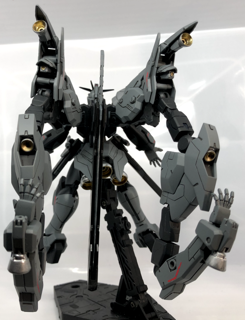 ライジングフリーダムベース、というかバックパックと後部のスカート以外はまんまライフリです!