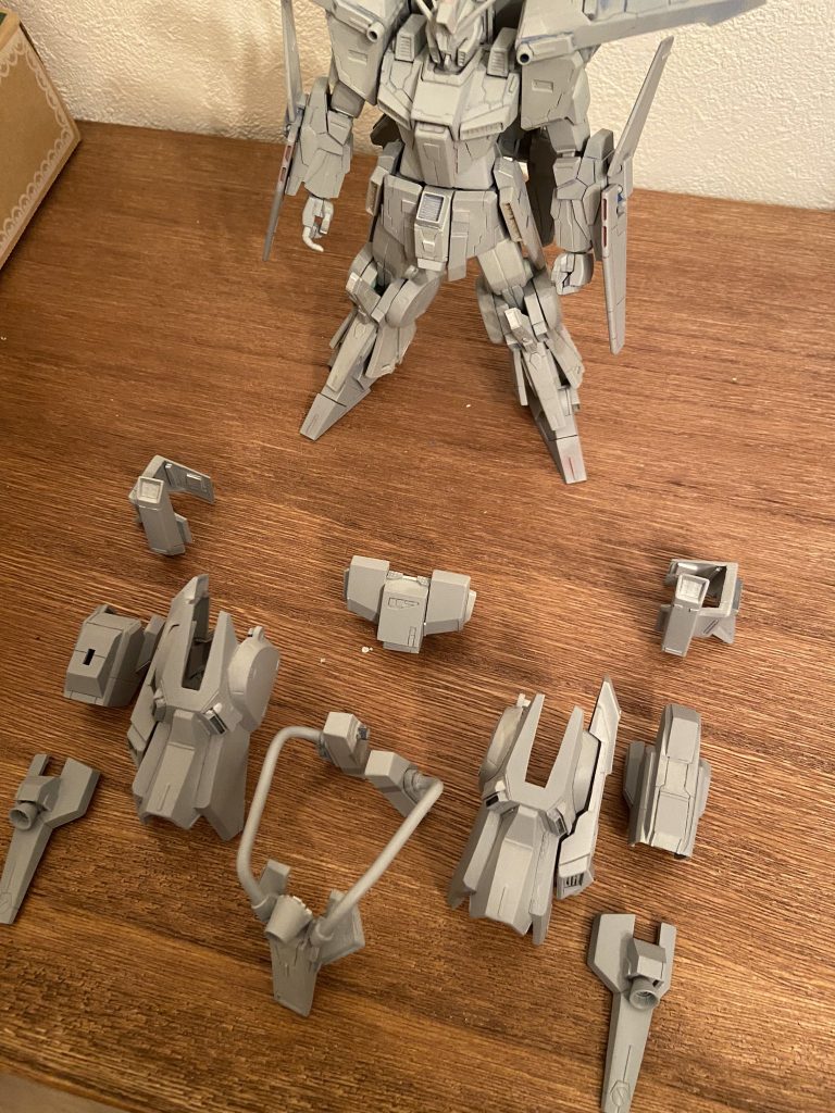 ディテール追加し、サーフェイサーを吹き塗装待ちの状態です。