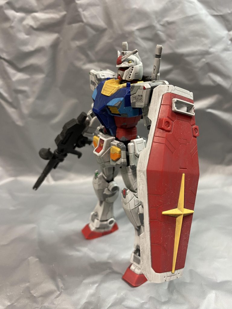 ガンダムドッグにはありませんけどシールドとかライフルも持っているのが見てみたいです。