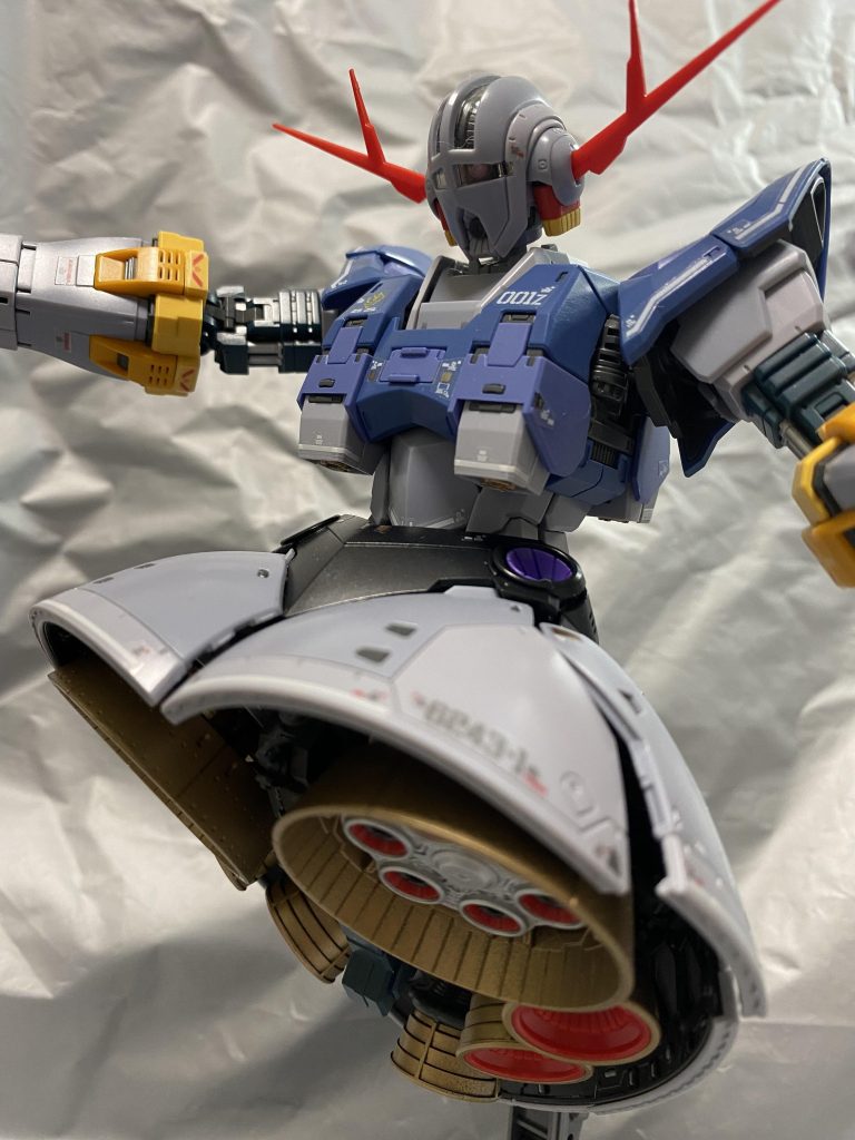 バーニアなど各所部分塗装して製作しました。