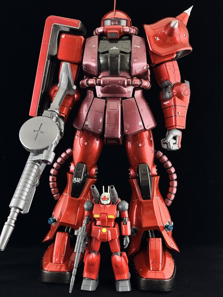 HGUC1/144ガンキャノンと比較して。めっちゃ大きいです。多分もう二度と組めないキットだと思うので良い経験になりました。この巨大さは満足度非常に高いのでもし手元にある方は頑張って組んでみては?