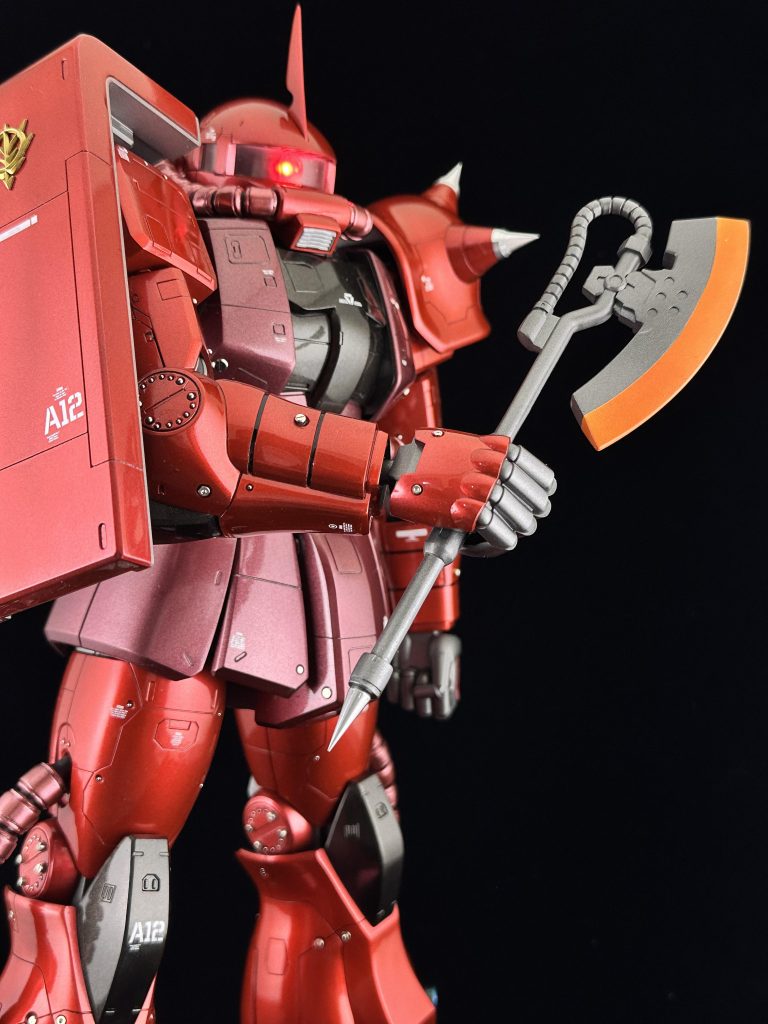 2体制作したのでヒートホークが2本。1本は赤熱化を塗装で表現しました。