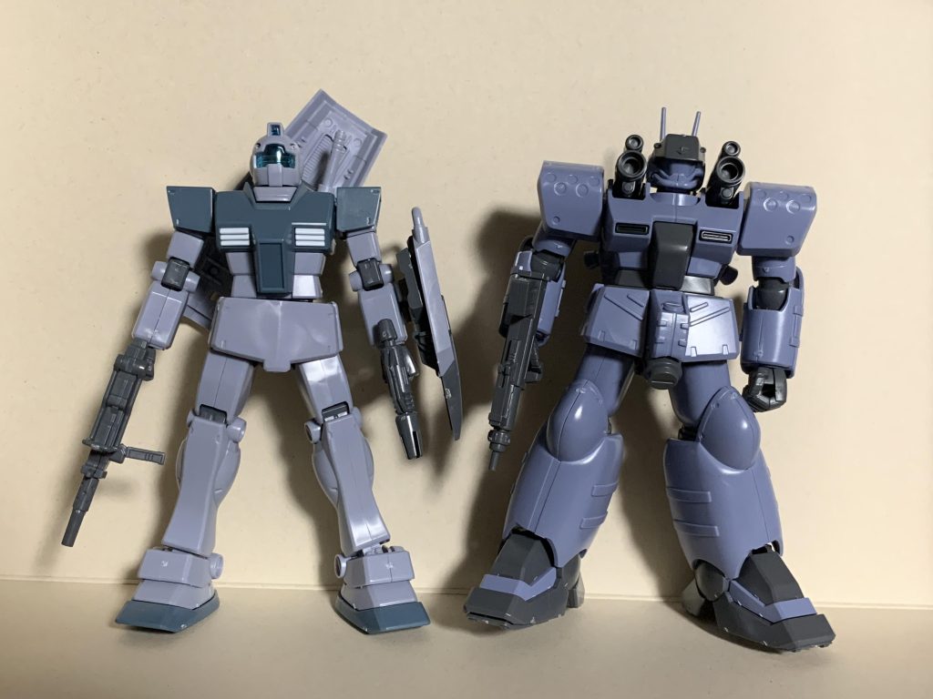 ベースのホワイトディンゴ隊カラーのHGジムと量産型ガンキャノン。セットだったかなー?あんまり覚えていませんが購入当時はガンプラ転売問題がない頃だったので定価より安く買えたのは覚えています。