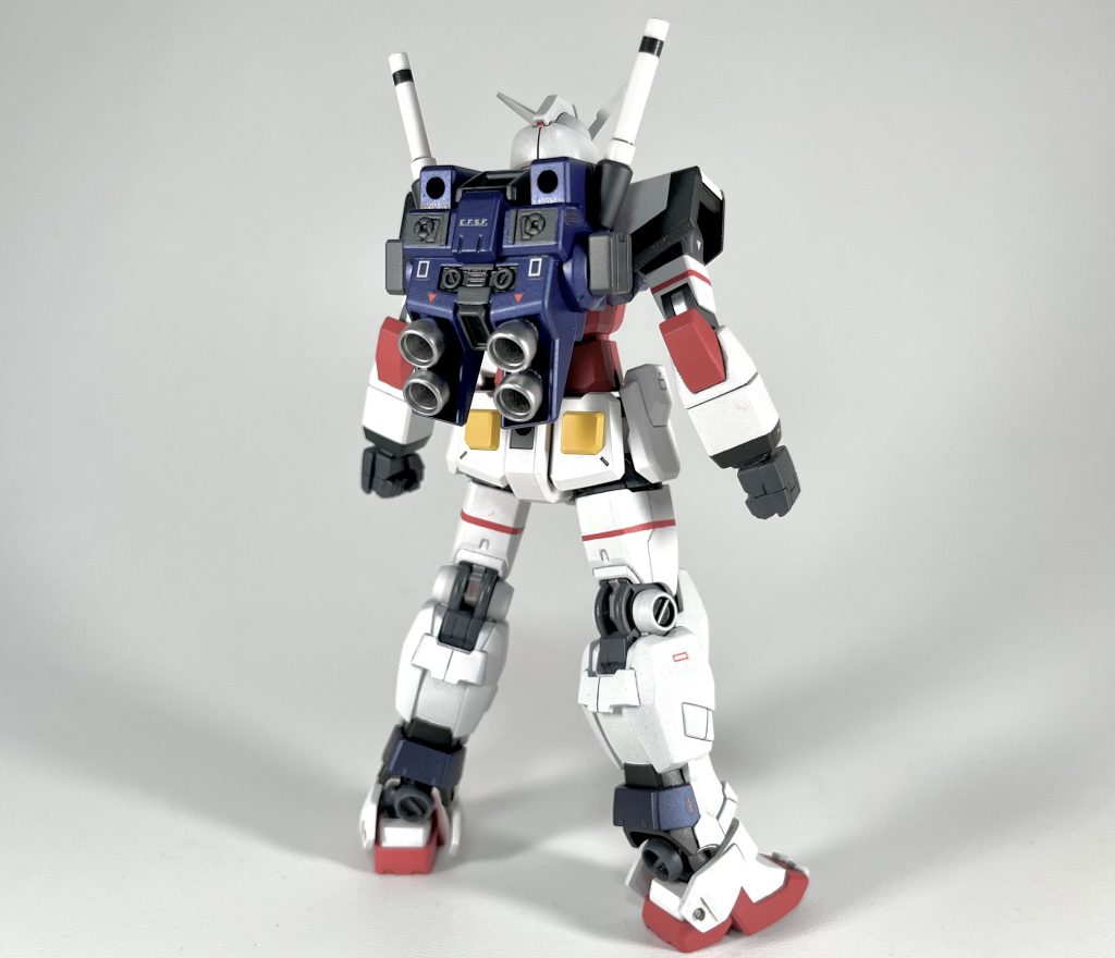 ・フロントとリアRX-78ガンダムと似通った姿を踏襲しつつ、作者様のポストで見た新解釈の肩部シールドアームの再現など盛り込みつつ、既存のガンプラの組み合わせで自分なりの解釈を詰め込んで見ました