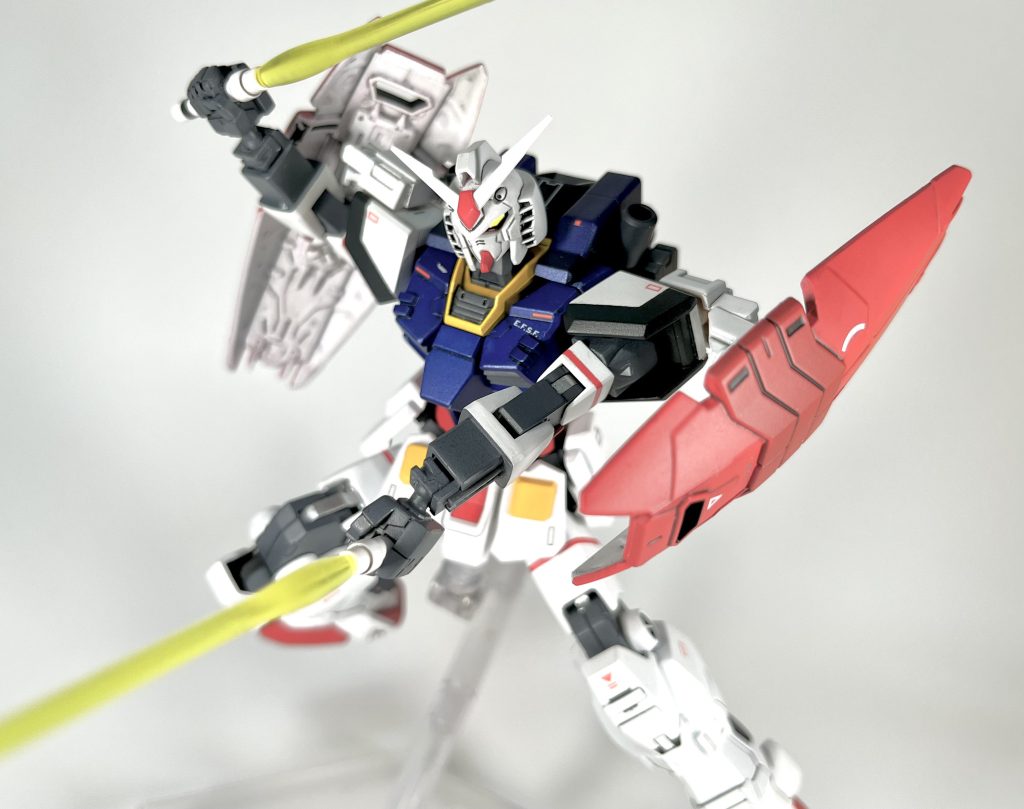 Oガンダムの腕を流用した副産物として、両腕装甲のパージが可能劇中見せたワイヤー拘束を脱出し、不意を突き斬撃を繰り出すシーン