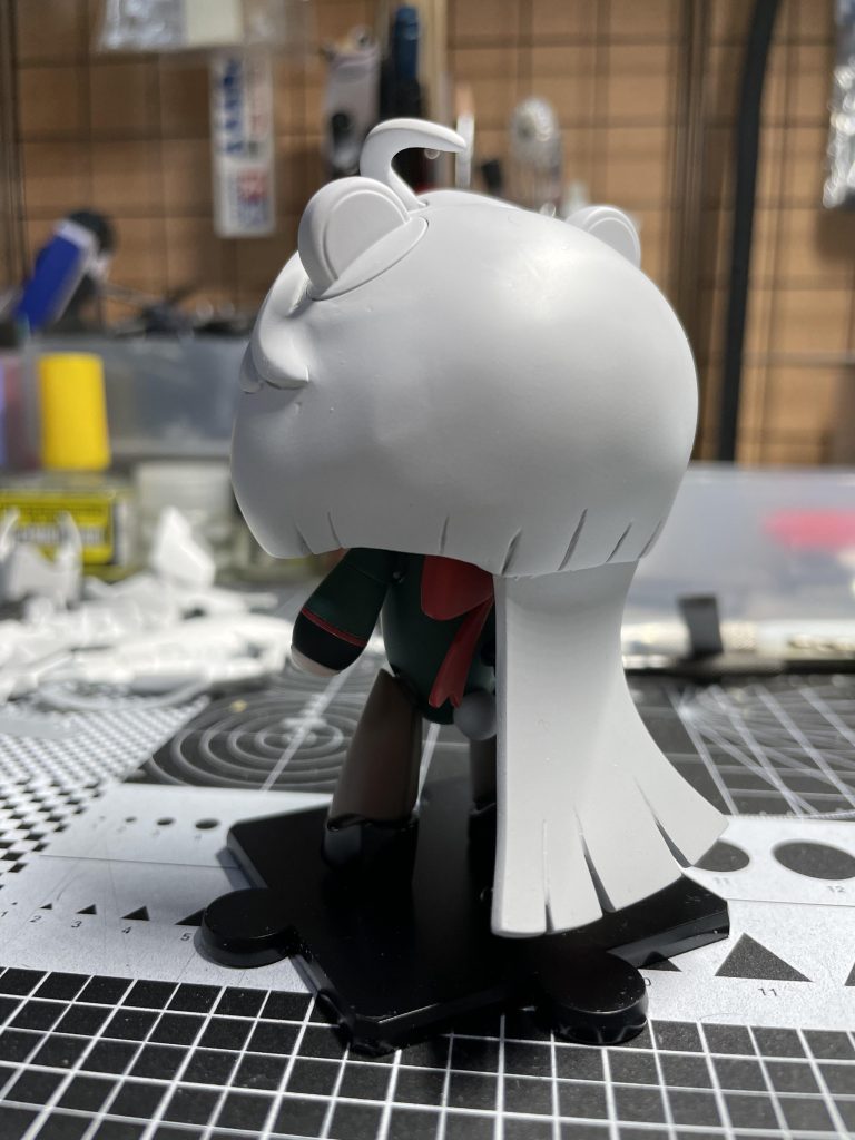 パテとプラ板で特徴的な髪型の再現を試みました！