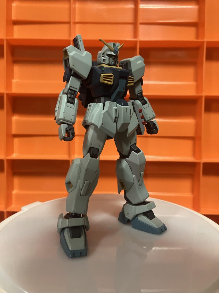 内装や武装をアップデートした仕様として制作しました。パイロットは女性という設定です。