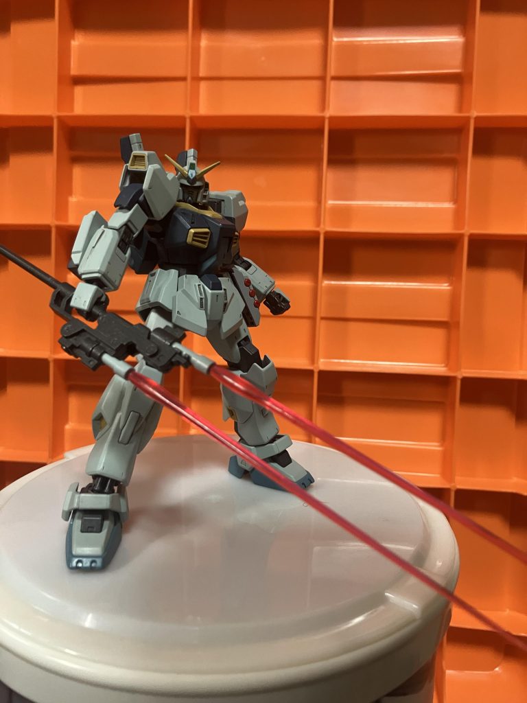 ツインビームスピアも使用します。パイロット曰く、重力下の方が扱いやすいらしい。