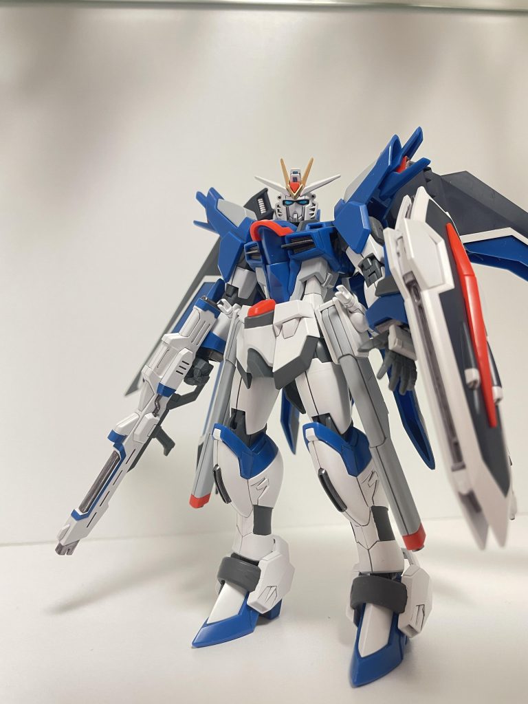 脚は好みで若干グレーで塗りました